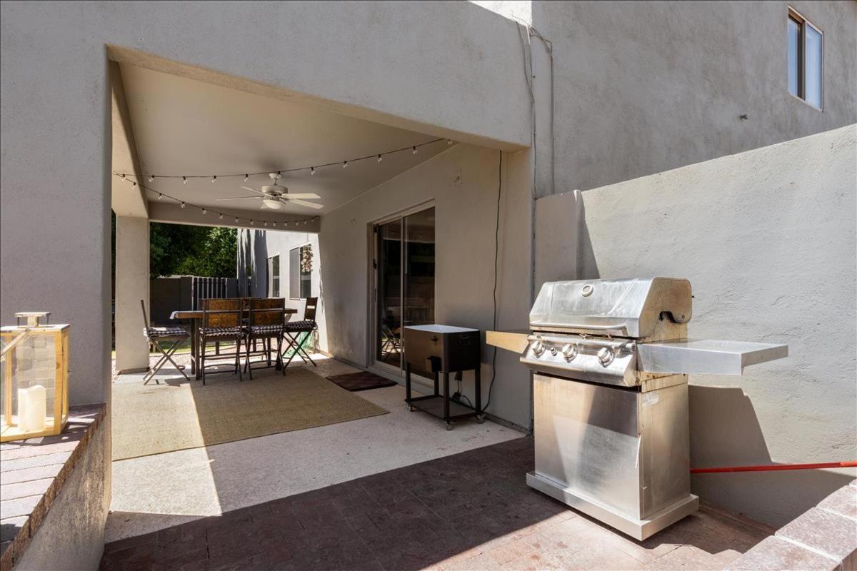 5 Bedroom 4 Bath Boutique Home Premium Location + Heated Pool Option Glendale Exterior photo