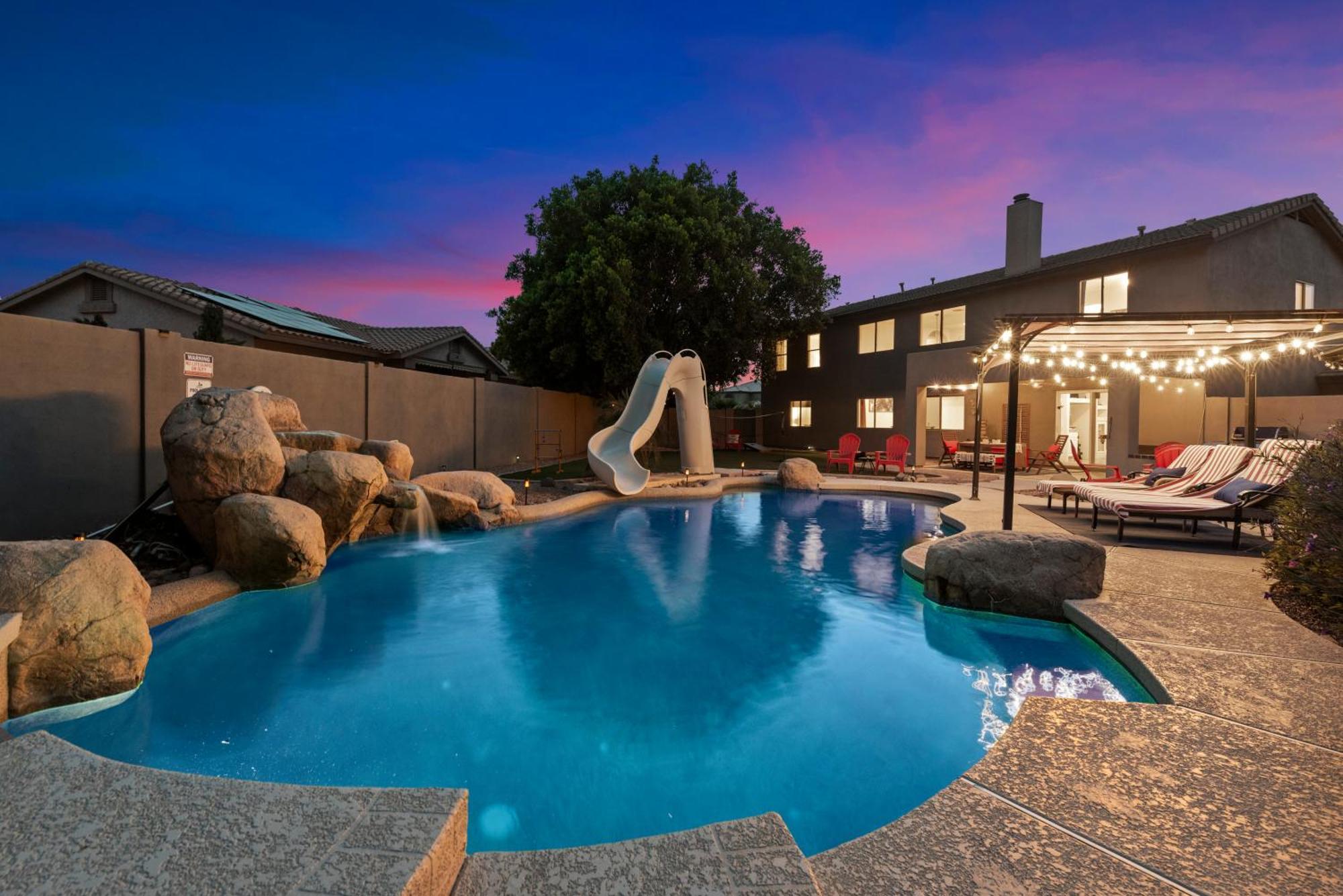 5 Bedroom 4 Bath Boutique Home Premium Location + Heated Pool Option Glendale Exterior photo