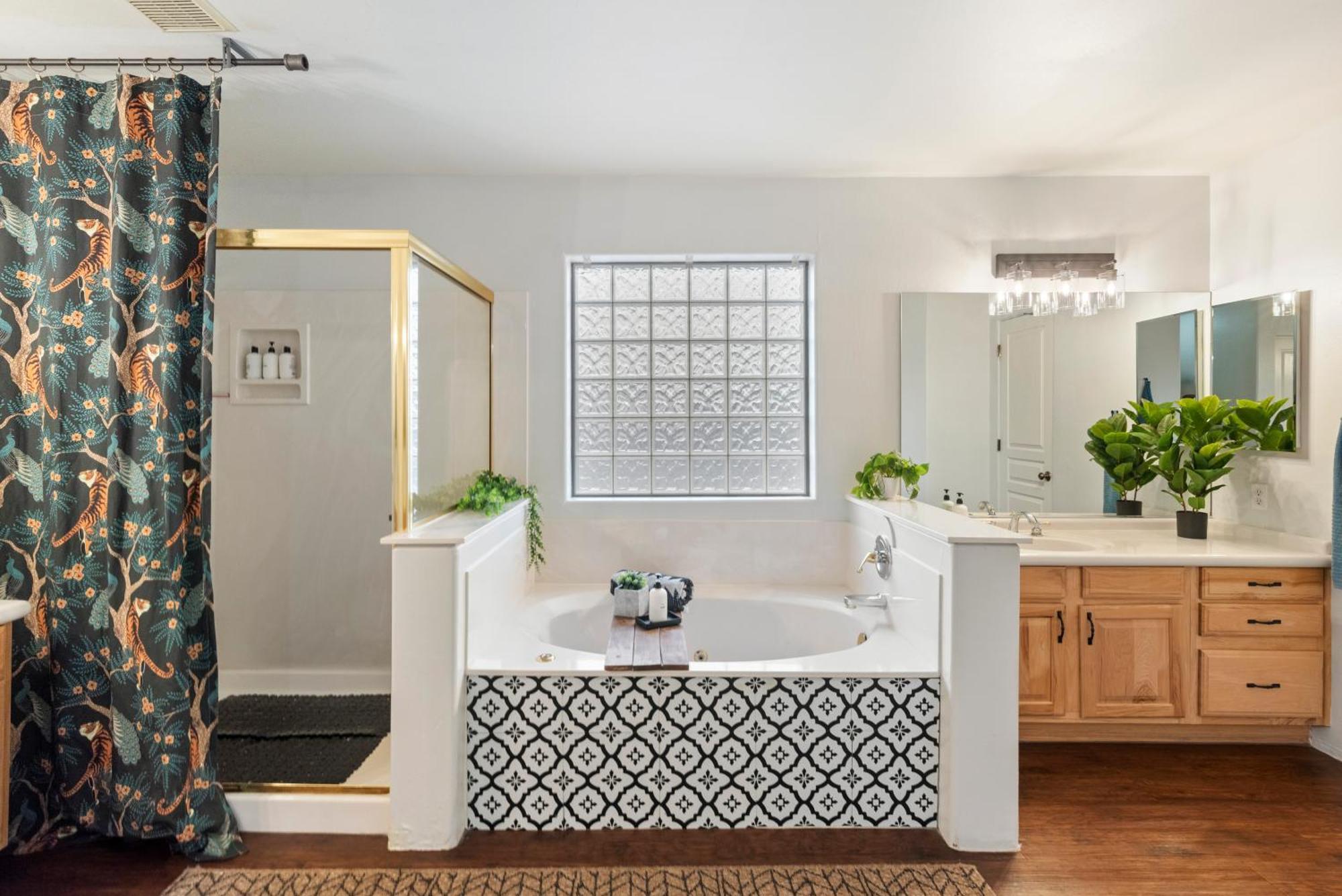 5 Bedroom 4 Bath Boutique Home Premium Location + Heated Pool Option Glendale Exterior photo